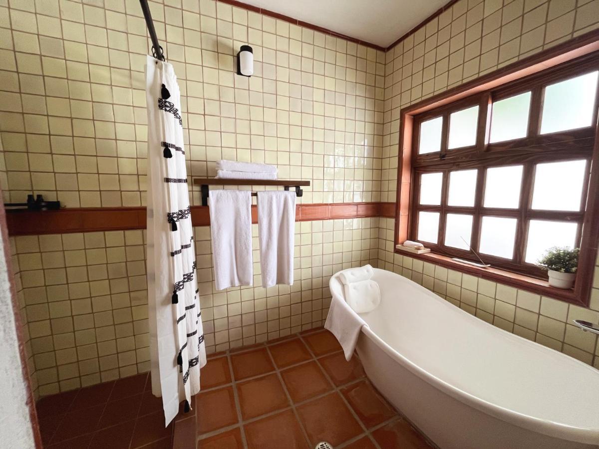 Bed and Breakfast Casa Entrevez Валье-де-Гуадалупе Экстерьер фото